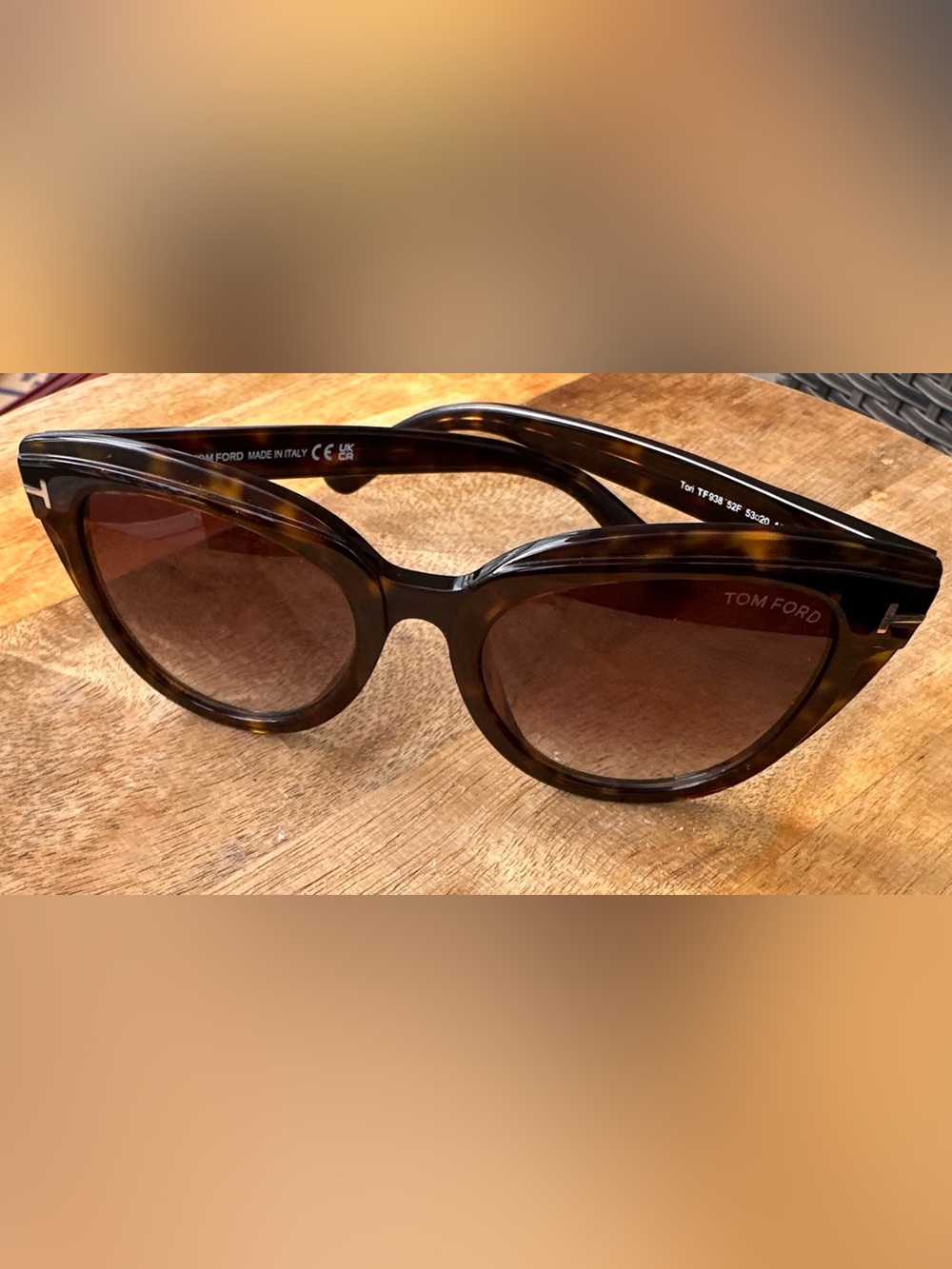 Tom Ford Women's Brown Tortoiseshell Cat Eye Sunglasses with Case and Cloth Tori